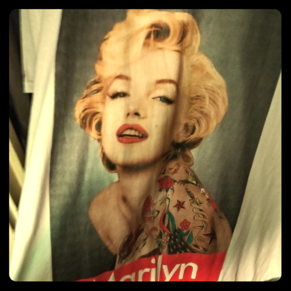 Marilyn monroe tshirt